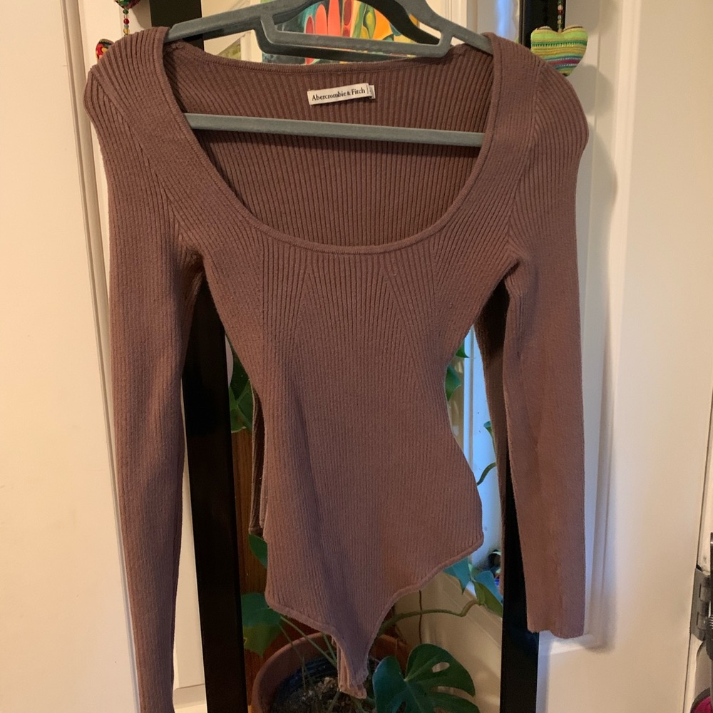 Abercrombie & Fitch brown sweater onesie. EUC. Size xs